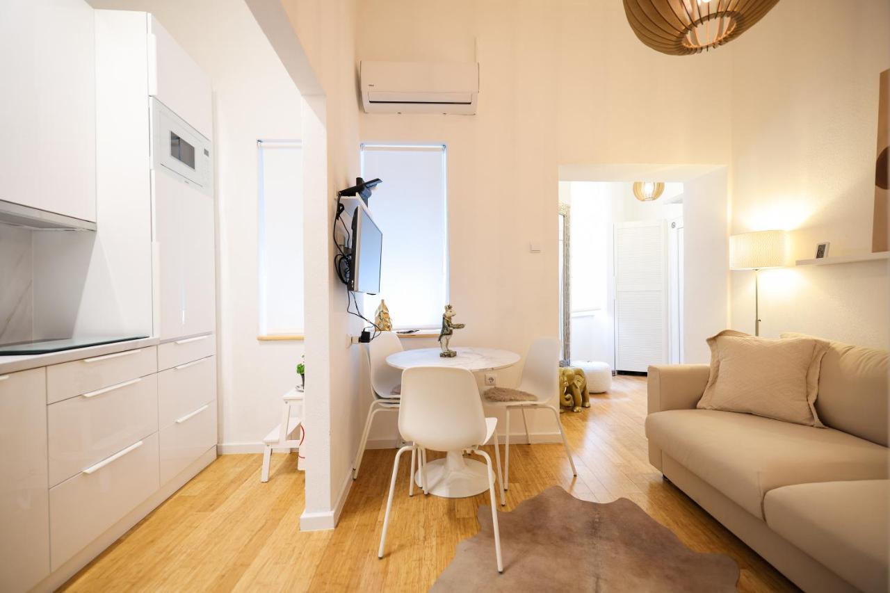 Iadra Apartment In City Center 扎达尔 外观 照片